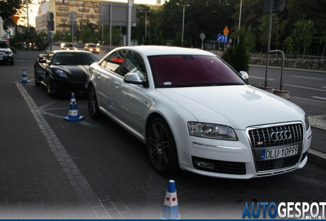 Audi S8 D3