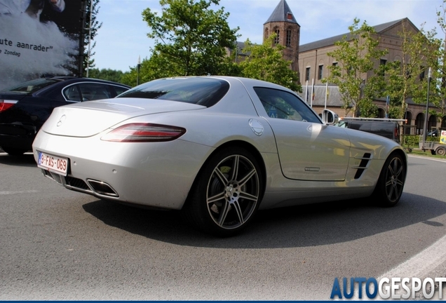 Mercedes-Benz SLS AMG