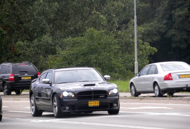 Dodge Charger SRT-8