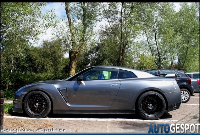 Nissan GT-R 2011