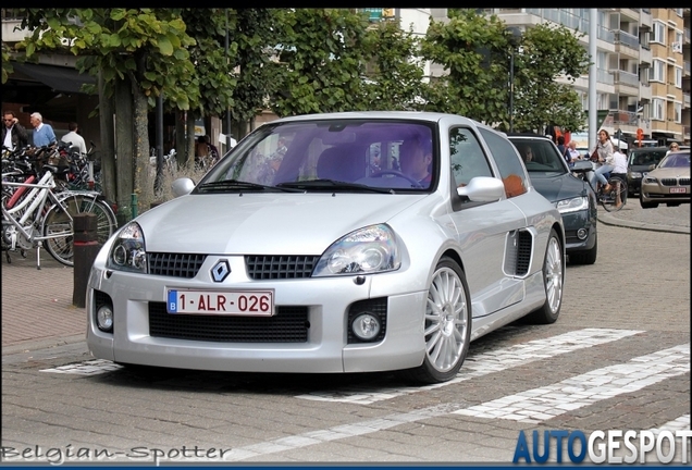 Renault Clio V6 Phase II