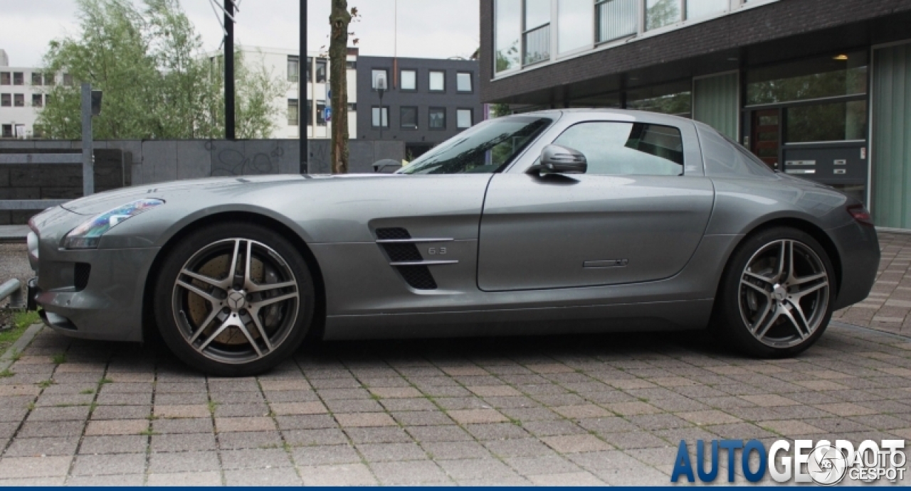 Mercedes-Benz SLS AMG