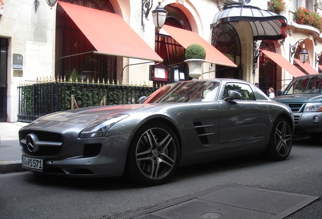 Mercedes-Benz SLS AMG