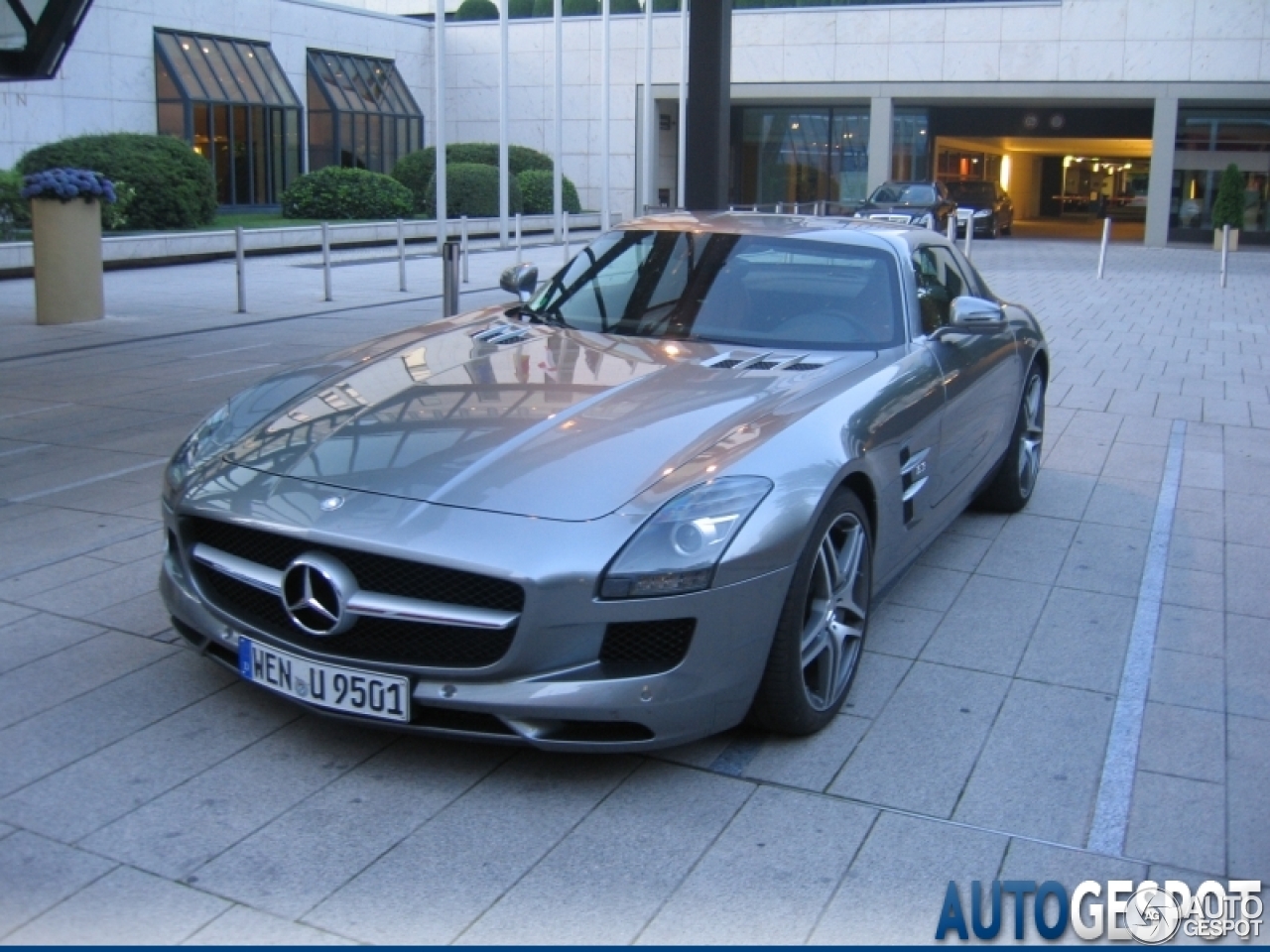 Mercedes-Benz SLS AMG