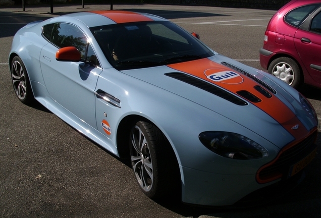 Aston Martin V12 Vantage