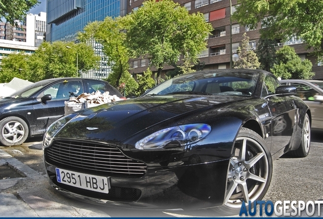 Aston Martin V8 Vantage Roadster