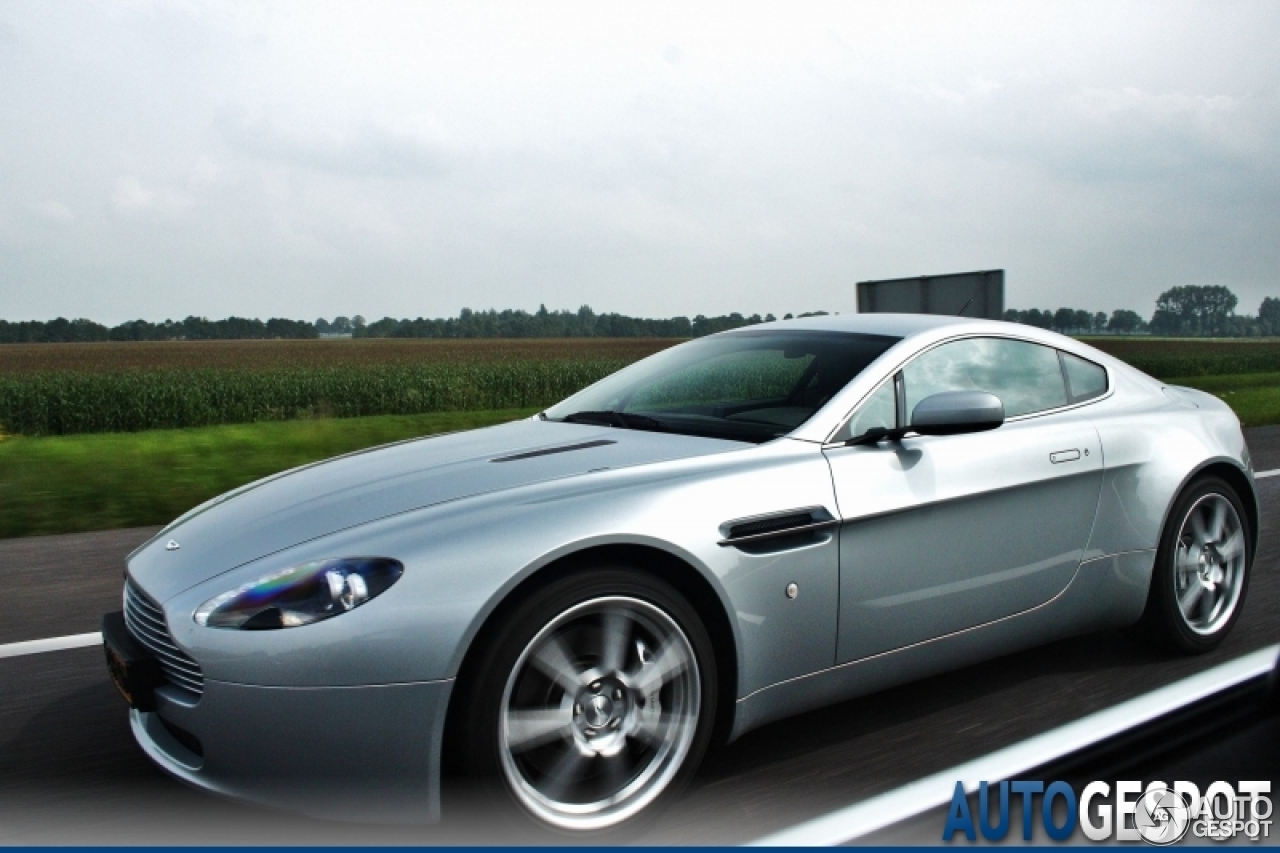 Aston Martin V8 Vantage