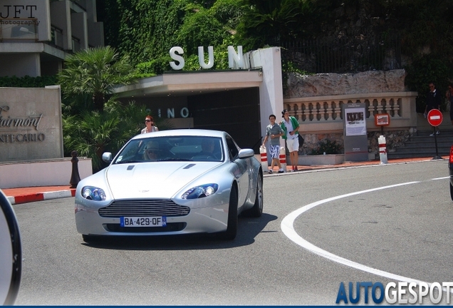 Aston Martin V8 Vantage