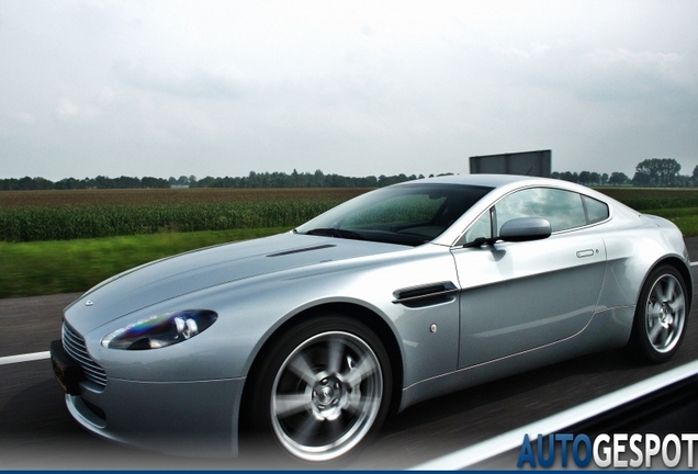 Aston Martin V8 Vantage