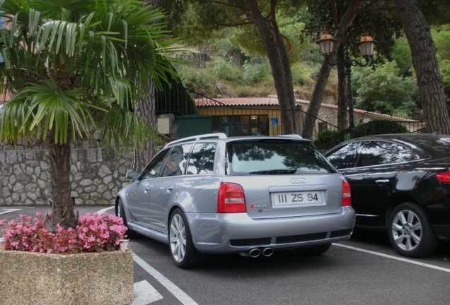 Audi RS4 Avant B5