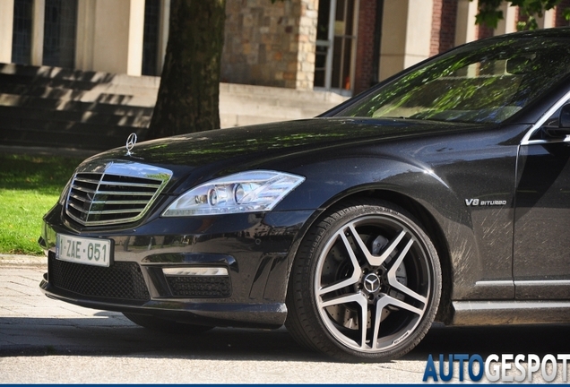 Mercedes-Benz S 63 AMG W221 2011