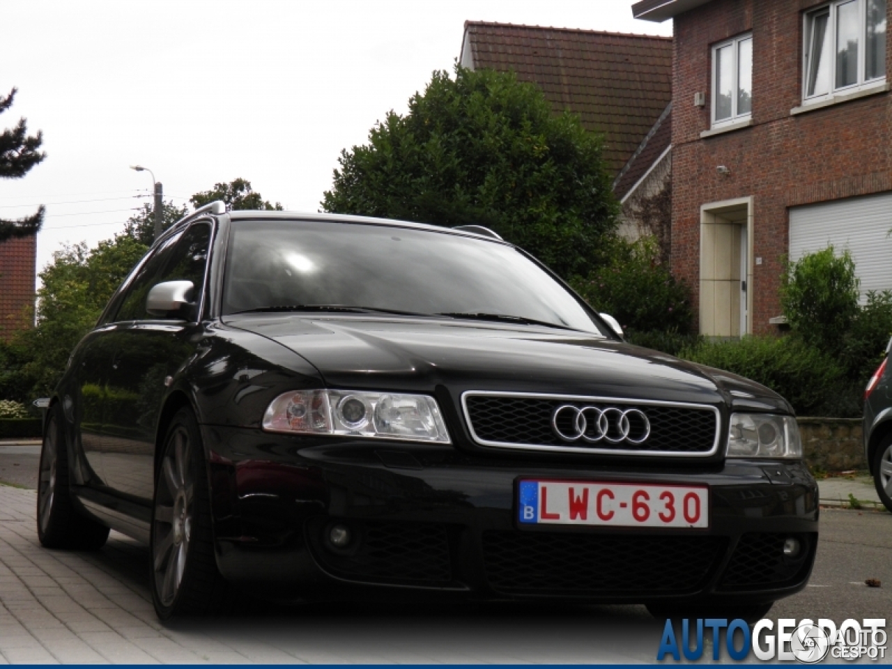 Audi RS4 Avant B5