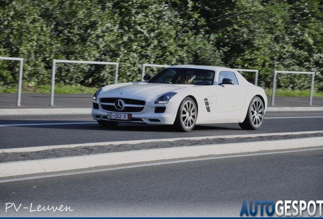 Mercedes-Benz SLS AMG