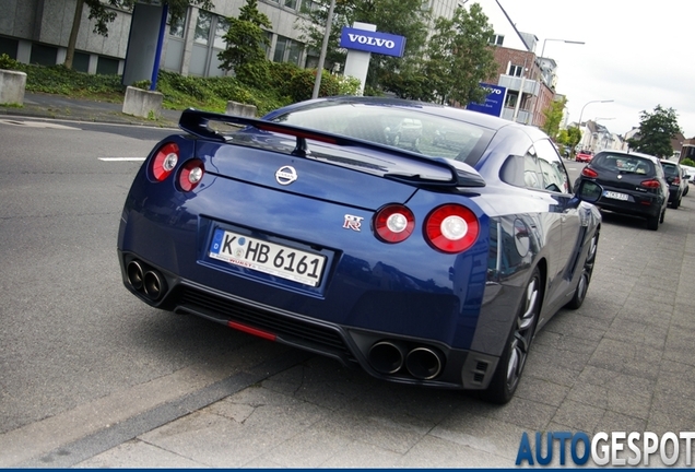 Nissan GT-R 2011