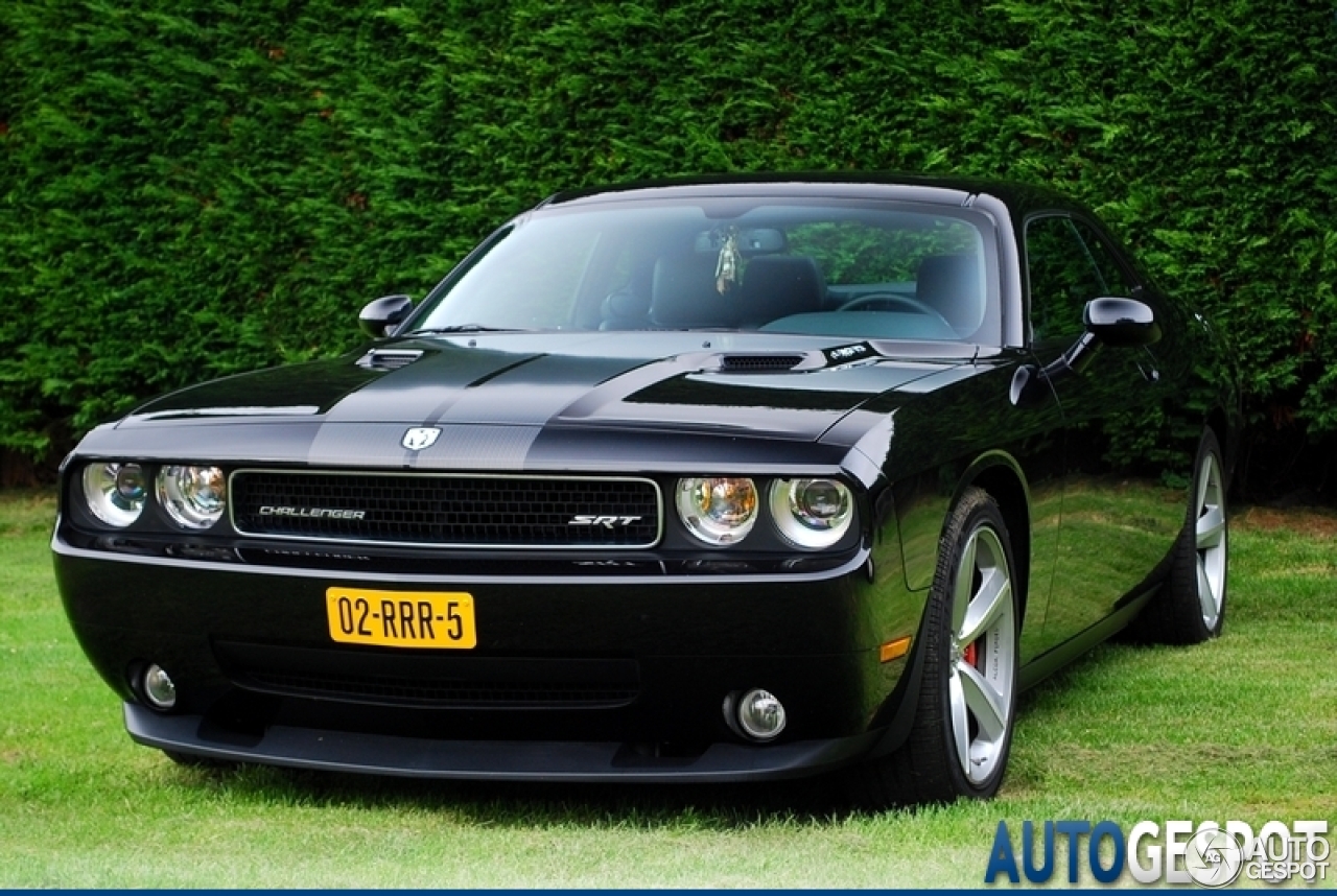 Dodge Challenger SRT-8