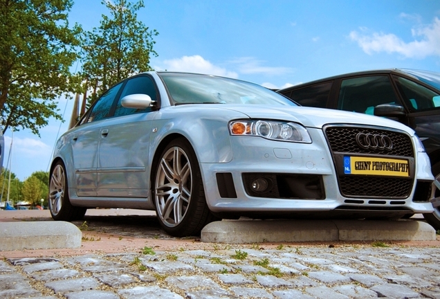 Audi RS4 Sedan