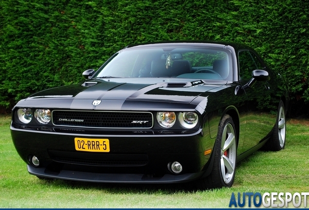 Dodge Challenger SRT-8