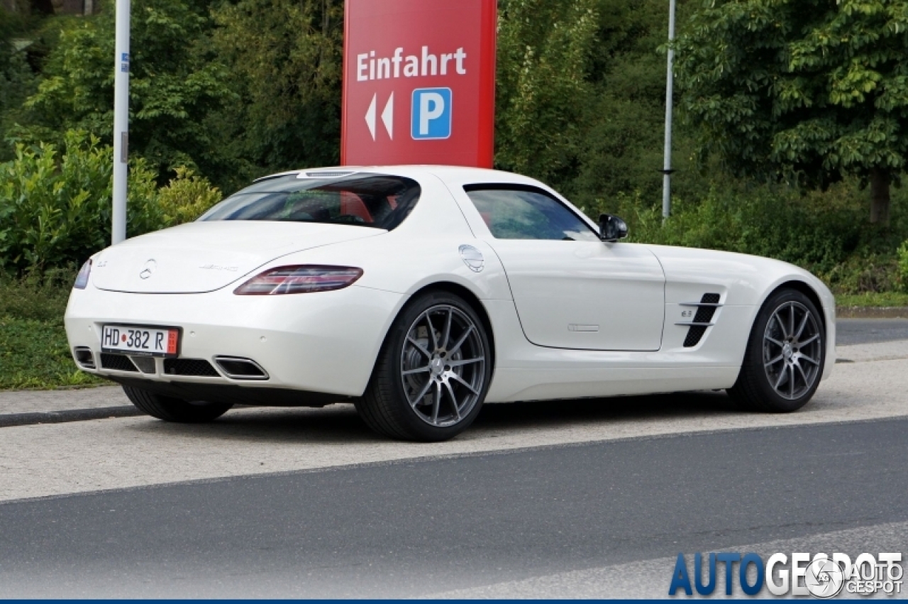 Mercedes-Benz SLS AMG