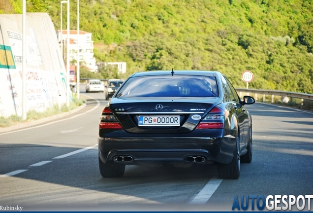 Mercedes-Benz S 65 AMG V221