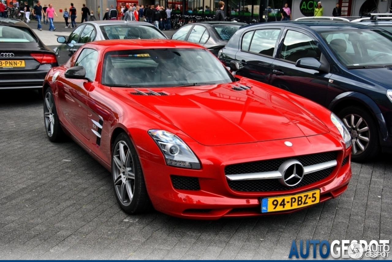 Mercedes-Benz SLS AMG