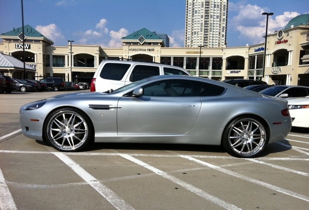 Aston Martin DB9