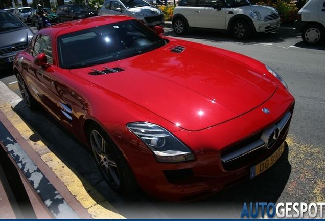 Mercedes-Benz SLS AMG