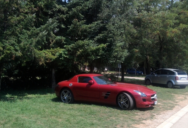 Mercedes-Benz SLS AMG