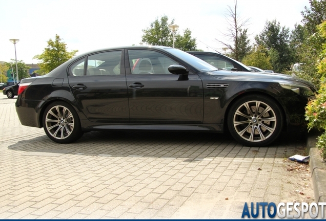 BMW M5 E60 2005