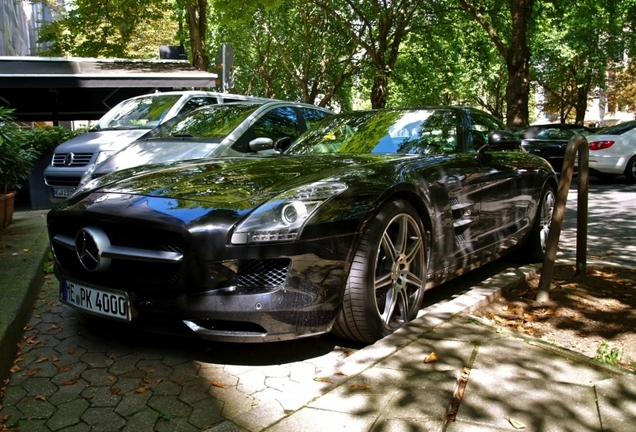 Mercedes-Benz SLS AMG