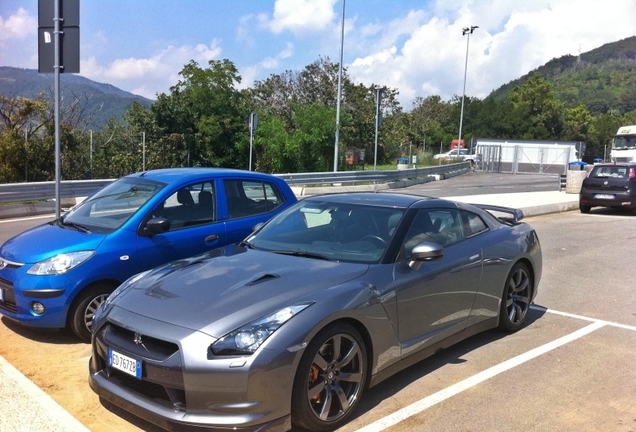 Nissan GT-R