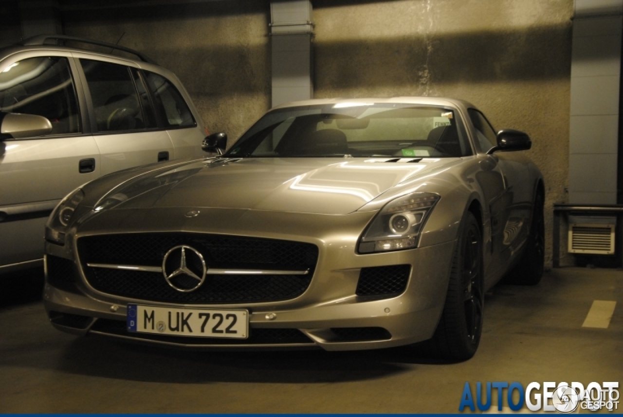 Mercedes-Benz SLS AMG