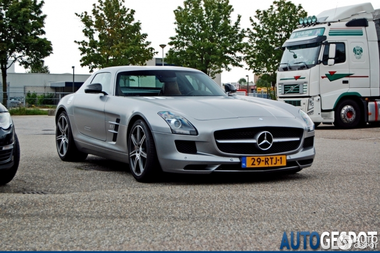 Mercedes-Benz SLS AMG