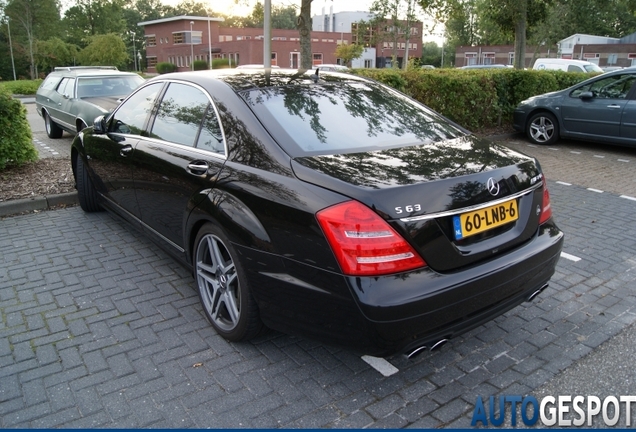 Mercedes-Benz S 63 AMG W221 2010