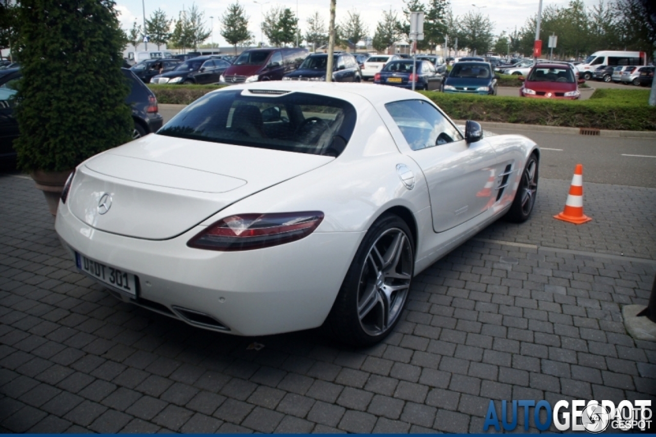 Mercedes-Benz SLS AMG