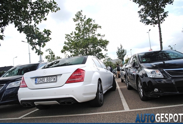 Mercedes-Benz S 65 AMG V221 2010