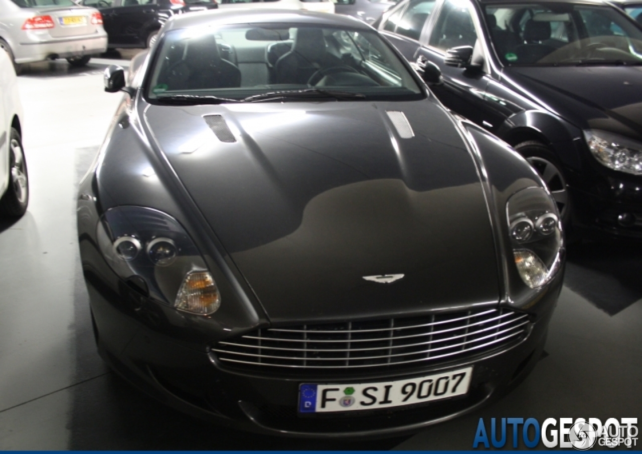 Aston Martin DB9