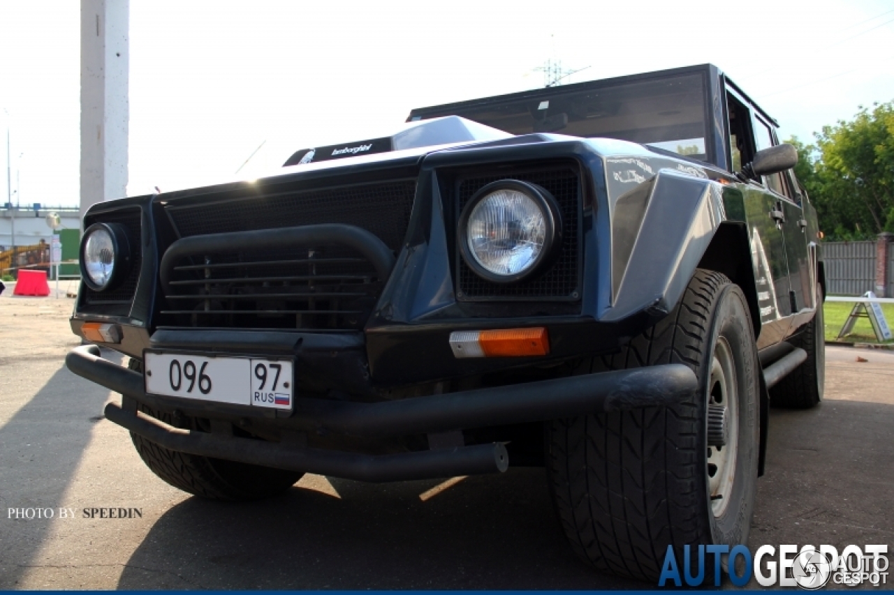 Lamborghini LM002