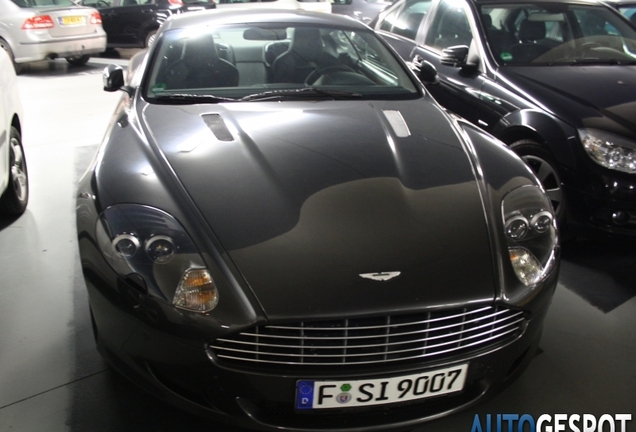 Aston Martin DB9