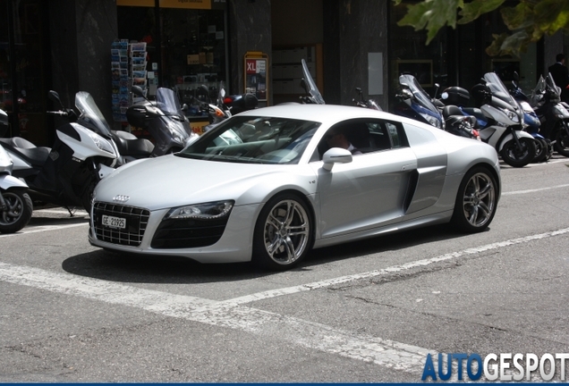 Audi R8 V10