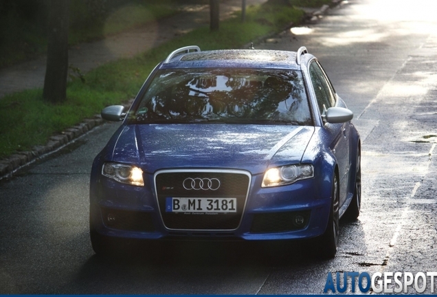 Audi RS4 Avant B7