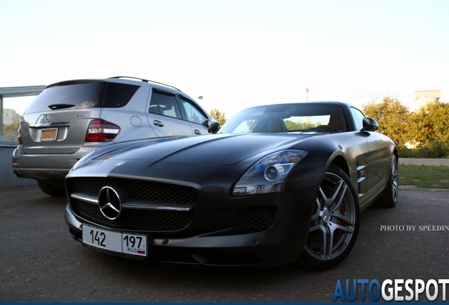 Mercedes-Benz SLS AMG