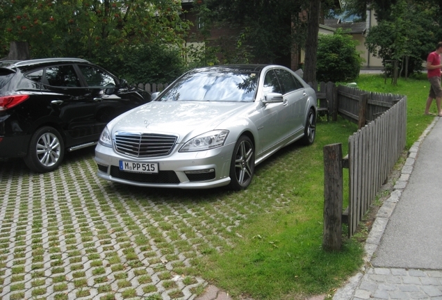 Mercedes-Benz S 63 AMG W221 2011