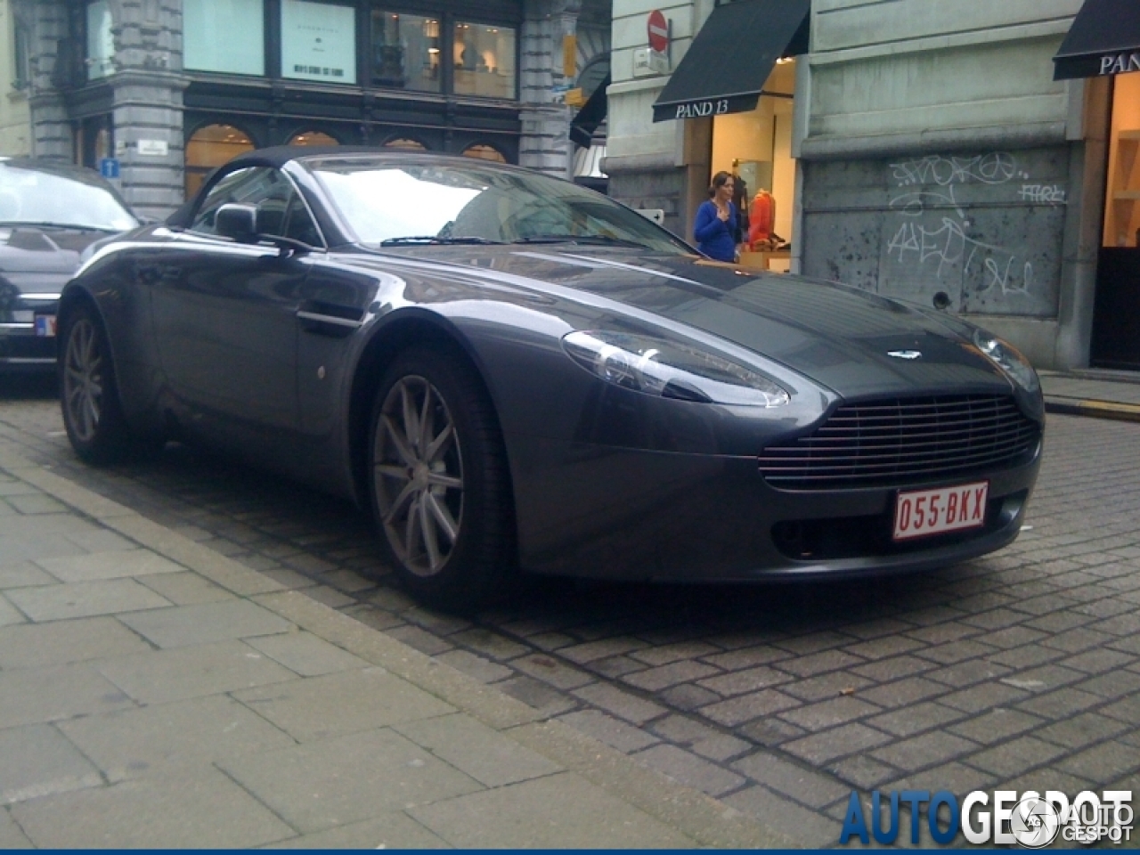 Aston Martin V8 Vantage Roadster