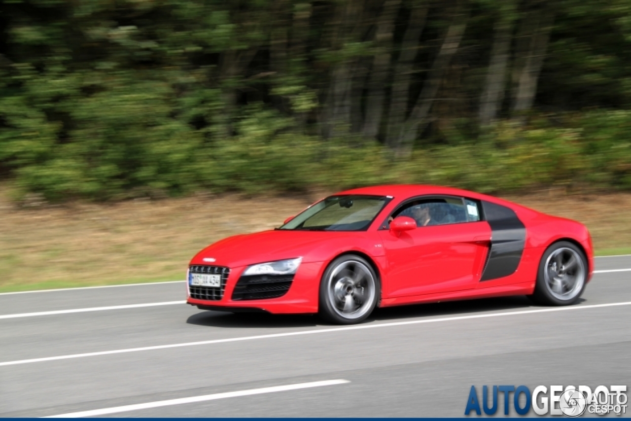 Audi R8 V10