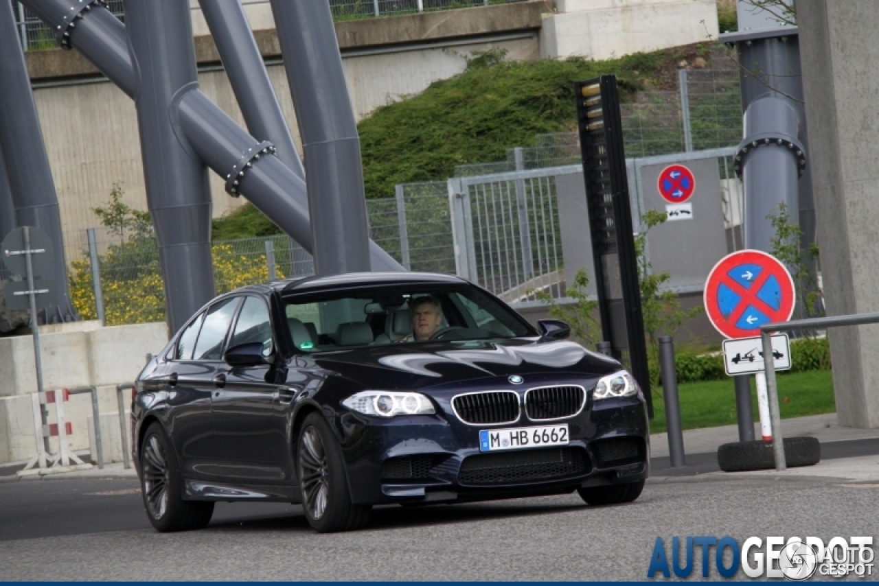 BMW M5 F10 2011