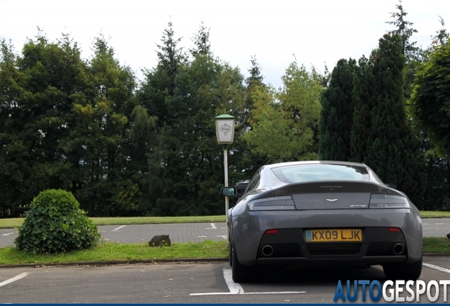 Aston Martin V12 Vantage