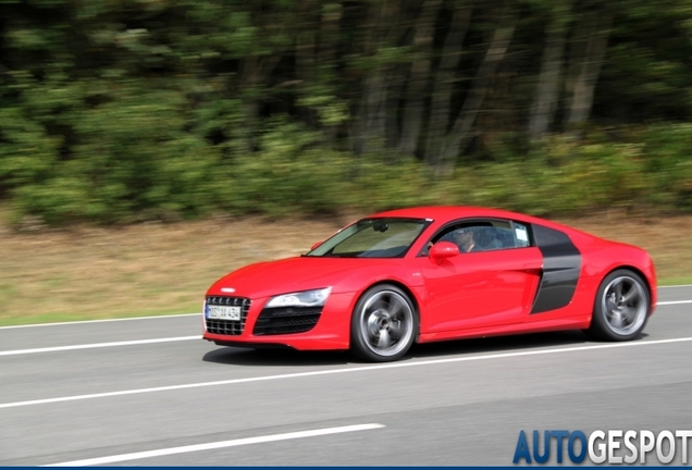 Audi R8 V10