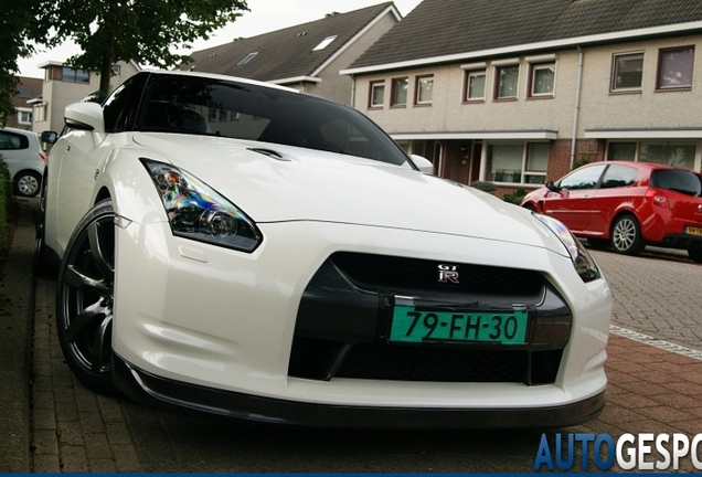 Nissan GT-R