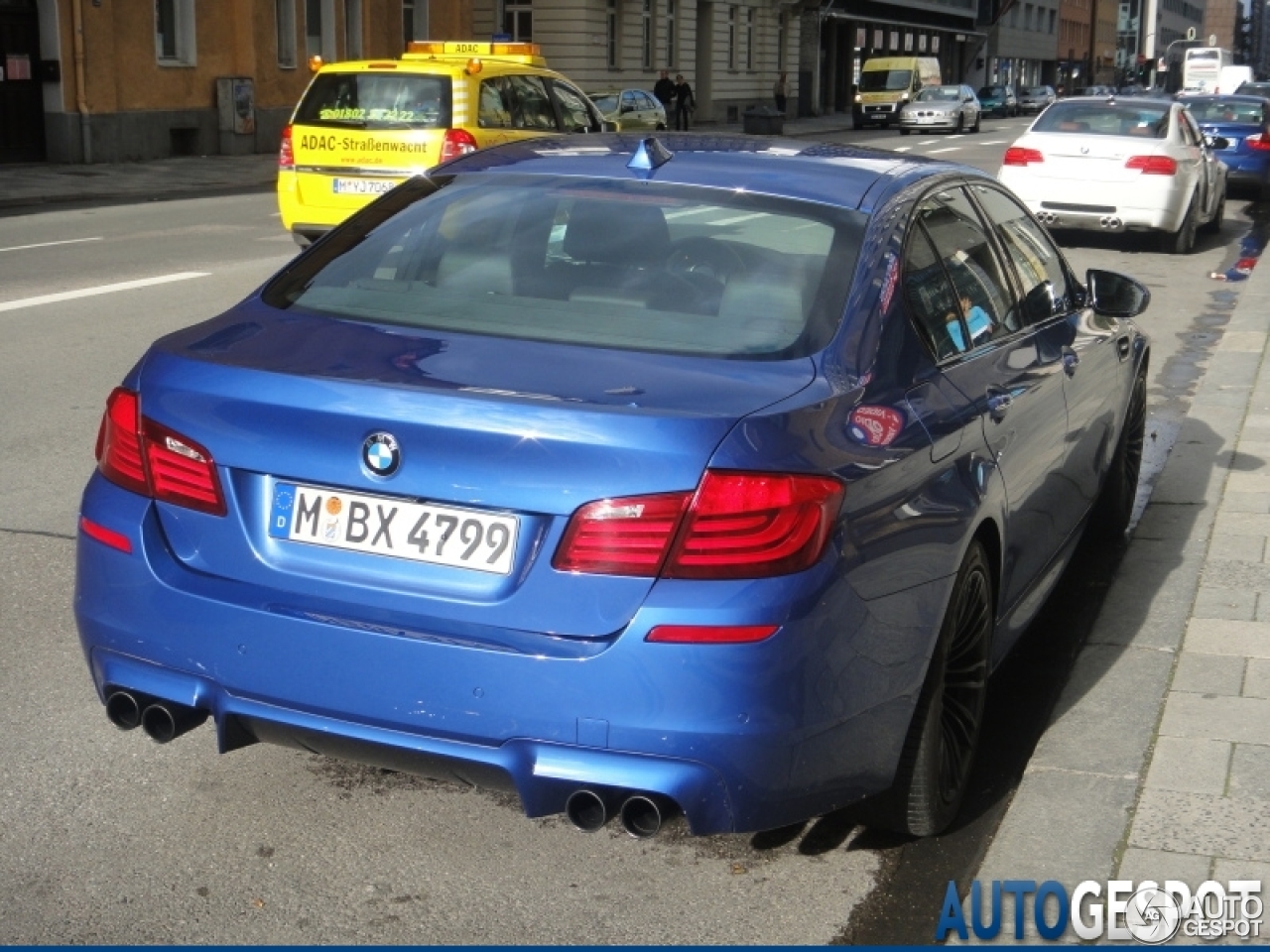 BMW M5 F10 2011