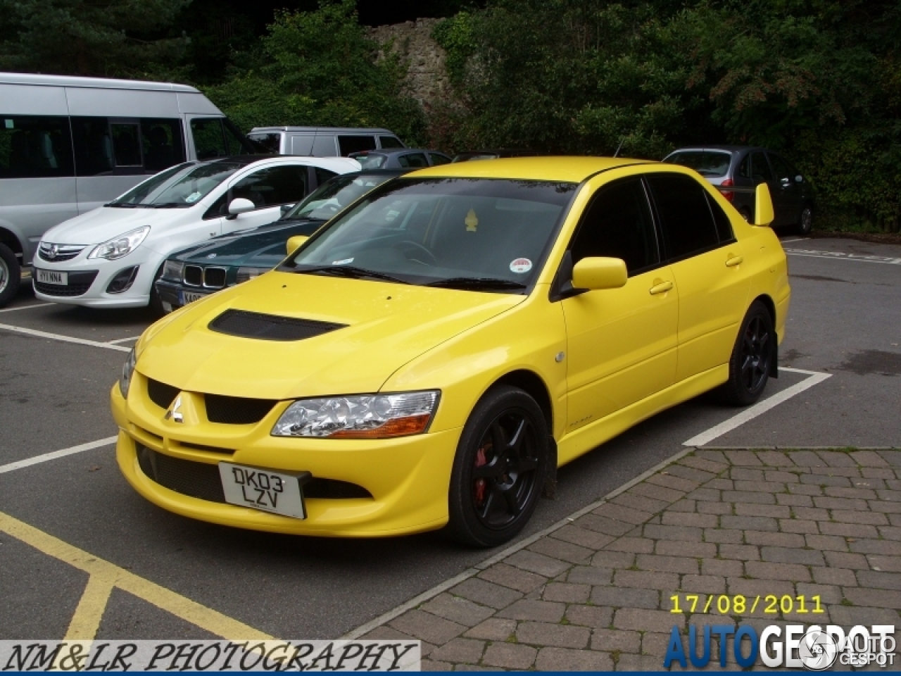 Mitsubishi Lancer Evolution VIII FQ-300